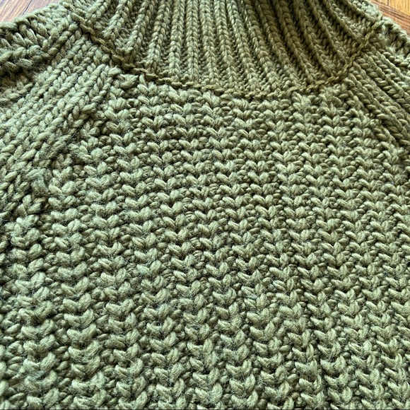 Cable Knit Cropped Chuncky Warm Sweater - Picture 3 of 4